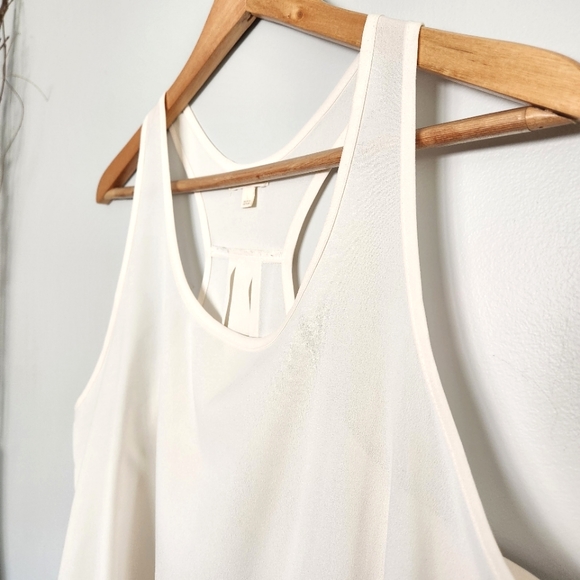Flowy Cream Tank - Picture 4 of 9